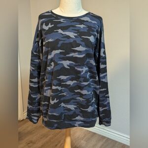Athleta Blue Camo Crew Neck Long Sleeve Sweatshirt size XL